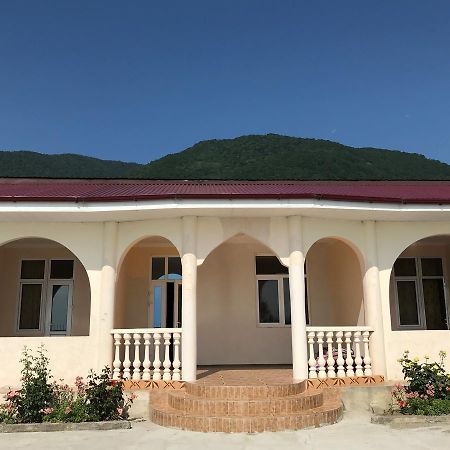 Davel Hotel Гагра Екстериор снимка