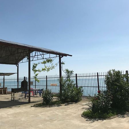 Davel Hotel Гагра Екстериор снимка