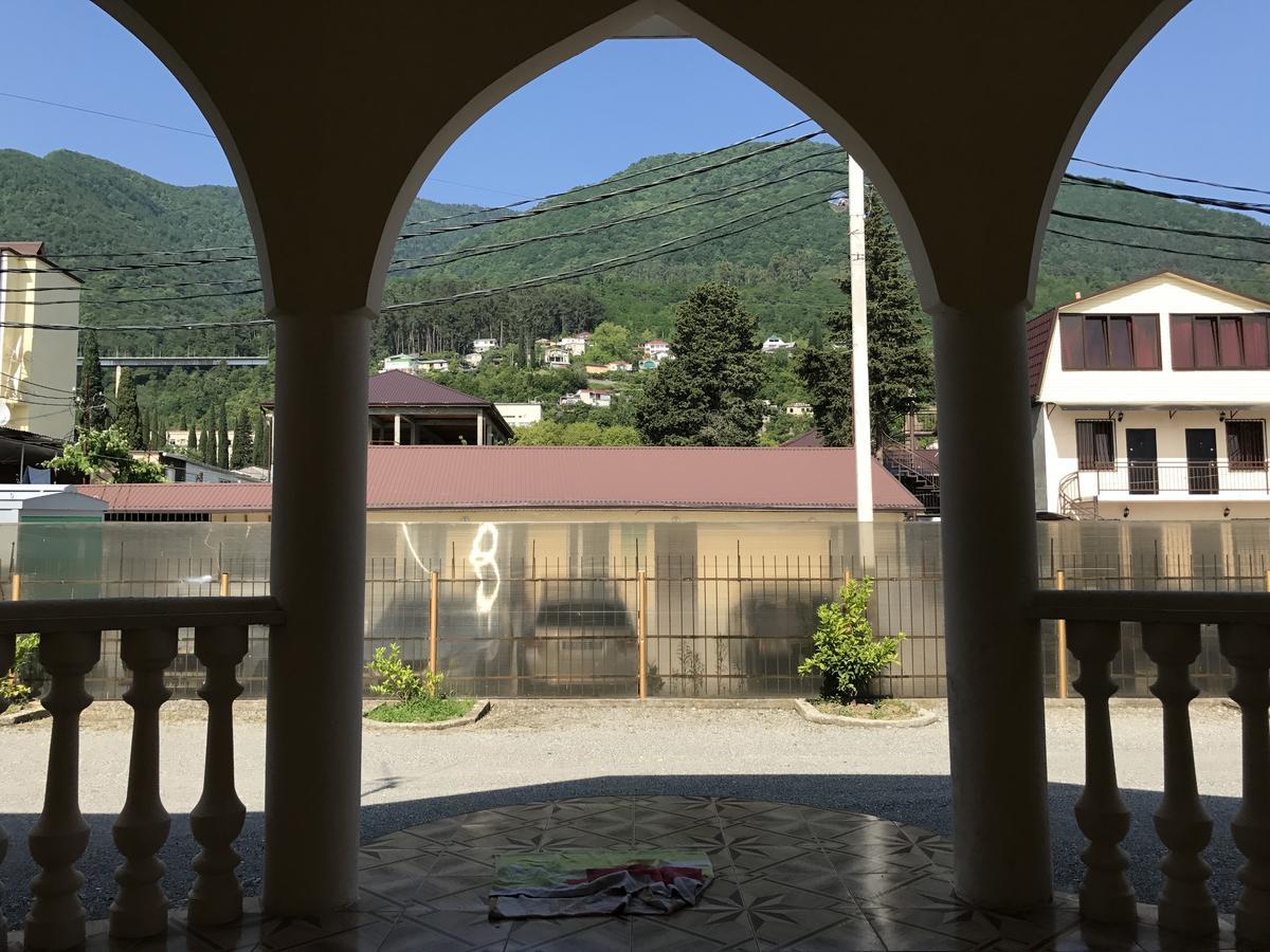 Davel Hotel Гагра Екстериор снимка