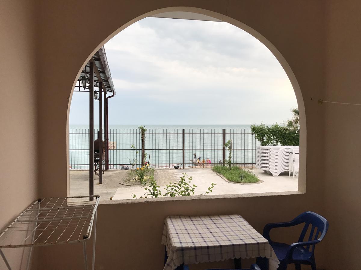 Davel Hotel Гагра Екстериор снимка
