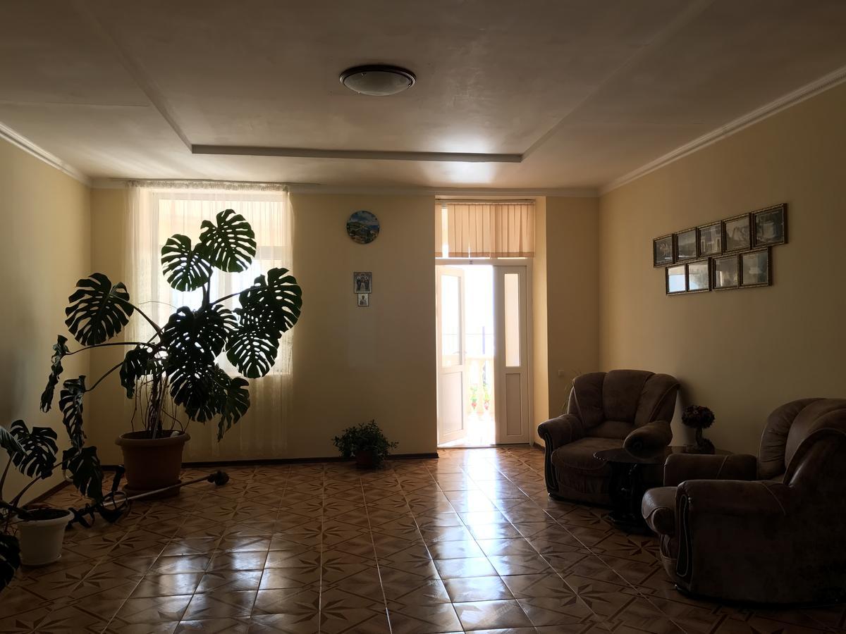 Davel Hotel Гагра Екстериор снимка