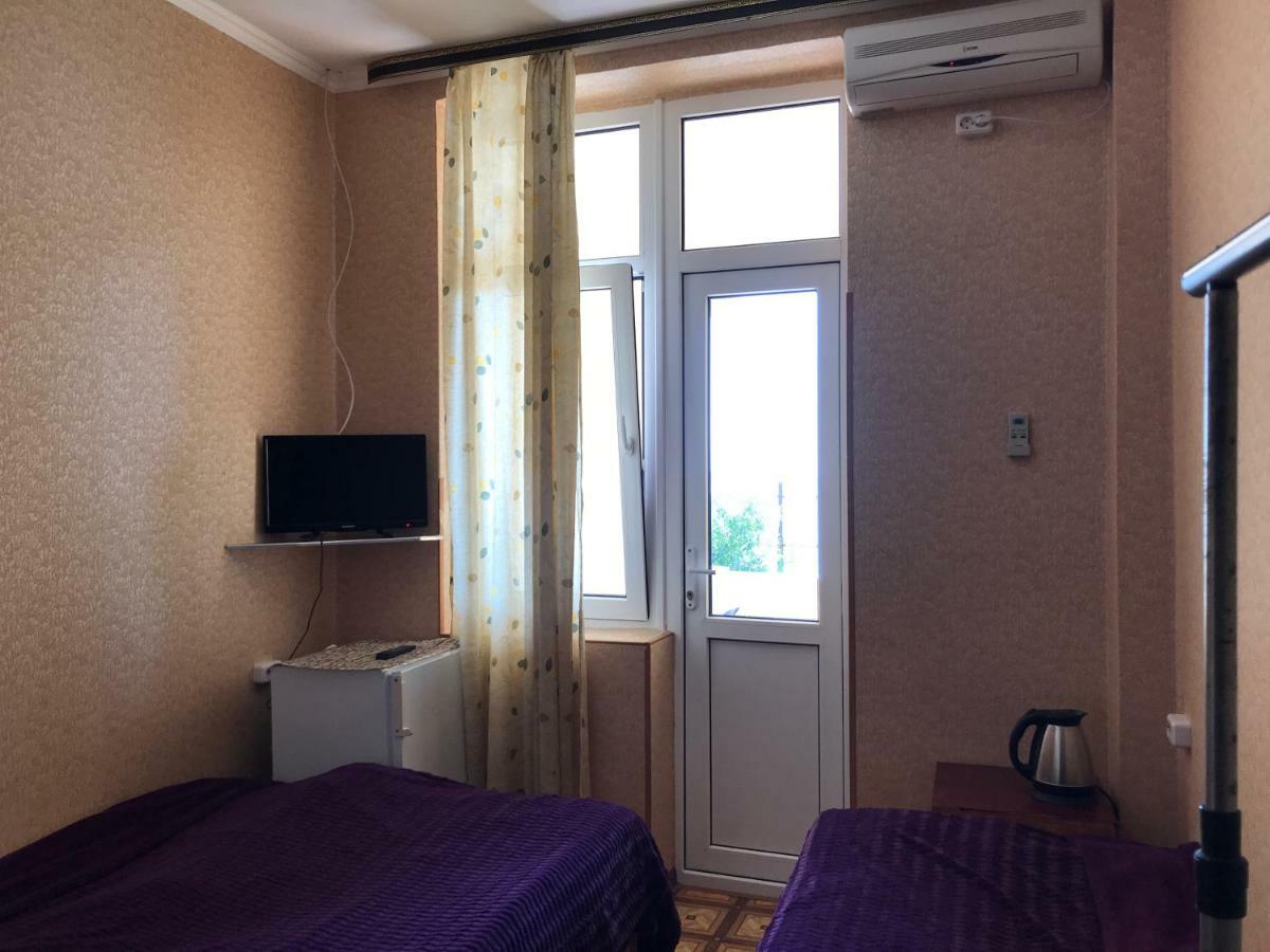 Davel Hotel Гагра Екстериор снимка