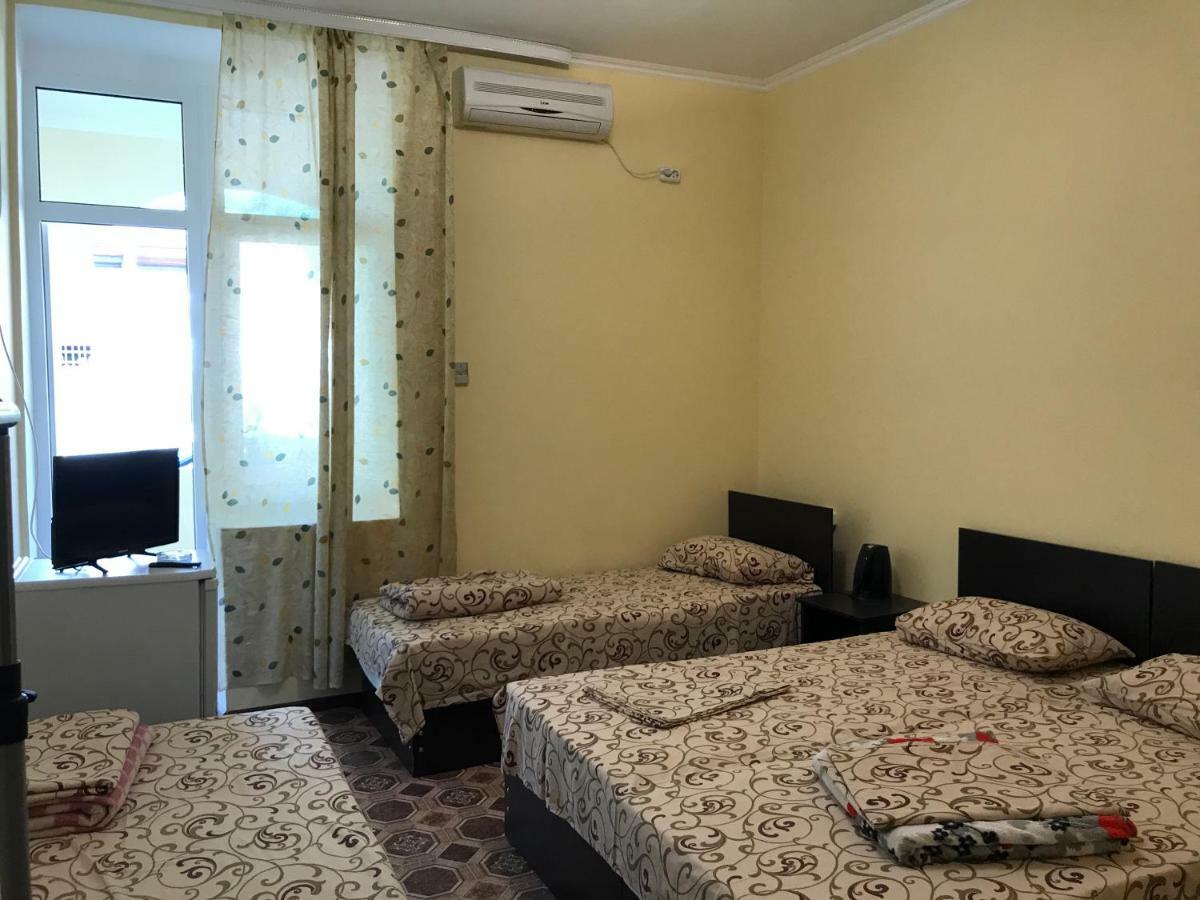 Davel Hotel Гагра Екстериор снимка
