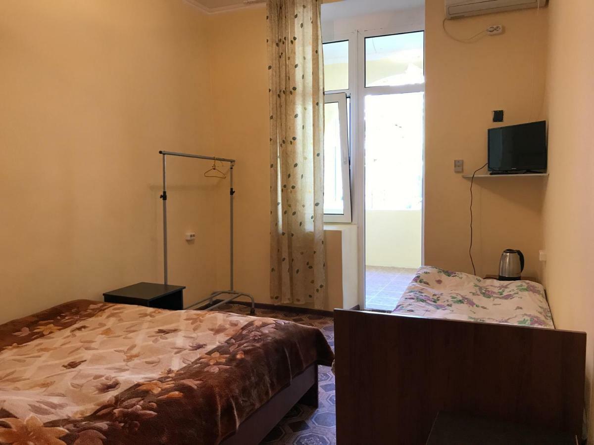 Davel Hotel Гагра Екстериор снимка